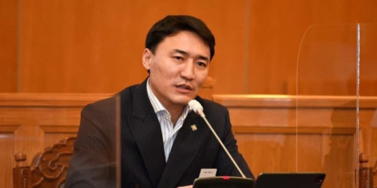 Г.Дамдинням: Б.Пүрэвдорж гишүүн apxи ууж, сансарт нисэхээ багасгаад ажилдаа анхаар