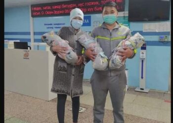 Хэнтий аймагт гурван ихэр хүү төрж залуу хосууд зургаан хүүхэдтэй болжээ