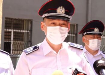 Бусдаас захиалга авч, олон нийтийн сүлжээнд хэн нэгнийг харлуулж, дэмждэг байсныг илрүүлжээ