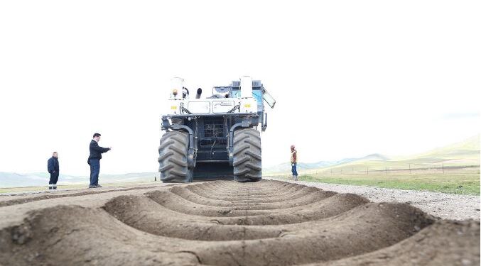 ДАРХАНЫ ЗАМ: Монгол ажилчид зарим техникээ ажиллуулж чадахгүй байна