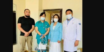 Зохиолч Х.Дуламсүрэн ЭХЭМҮТ-ийн эрчимт эмчилгээний тасагт амьсгал дэмжих аппарат хандивлалаа