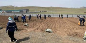 Тавантолгой түлш ХХК-ийн ажилчид өөрсдийн тарьсан ногоогоо хүнсэндээ хэрэглэнэ