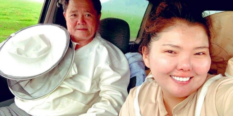 Дуучин М.Нарантуяа: Миний хайртай аав ирж охиндоо бал хураах их ажилд туслаж хамаг хүнд юм өргөх ажлыг амжуулж өглөө