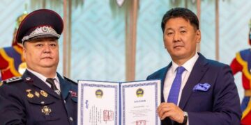 ШИЛЭН ДАНС: ЦЕГ-ын дарга Ж.Болд төсвийн 5.8 сая төгрөгөөр ГЕНЕРАЛ хувцас хийлгэжээ