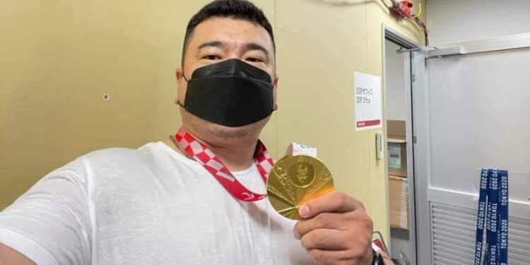 Э.Содномпэлжээ: Ээжээ та минь энэ медалийг авах эрхтэй хүн