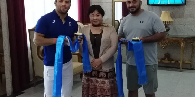 ‘Торойгоод үлдсэнийг нь хараад сэтгэл гонсойсон юм’