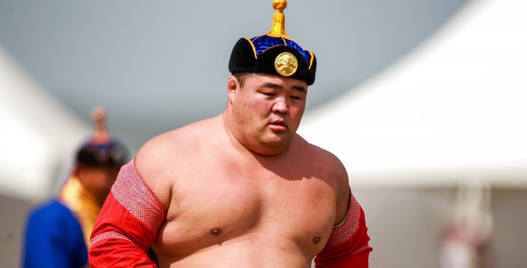 Э.Оюунболд Өмнөговь аймгийн арслан Э.Нямаад уналаа