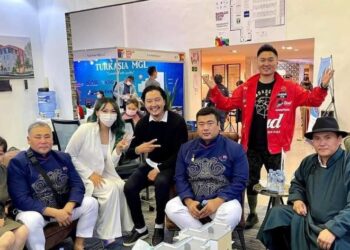 Э.Содномпилжээд 1 тэрбум 350 сая төгрөгийн 3 давхар хаус бэлэглэжээ