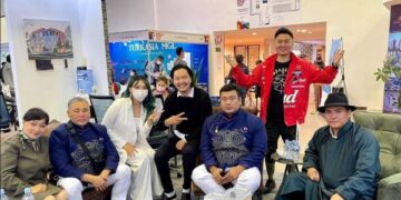 Э.Содномпилжээд 1 тэрбум 350 сая төгрөгийн 3 давхар хаус бэлэглэжээ