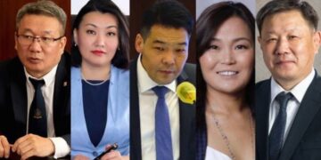 Шуналын тулам болсон эдгээр сайдуудаасаа Оюун-Эрдэнэ ичиж МУУ ажилласан хэмээн нэн яаралтай огцоруулахаар болжээ