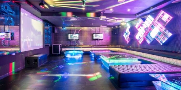 84 сургуулийн сурагчид кароакены байранд хичээллэнэ гэв үү?