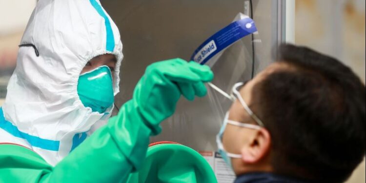 Ойрын хавьтал шинж тэмдэггүй бол шинжилгээ авахаа больжээ