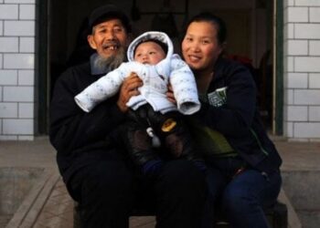 Өвөрмонгол эмэгтэйгээс Монголчуудад Хятадын бодлогийн тухай ноцтой анхааруулга хүргэлээ