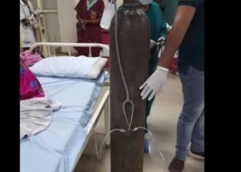 Нөхцөл байдал хүндэрч чагнуураар салаалагч хийж 2 хүнд хүчилтөрөгч өгч байна!!!