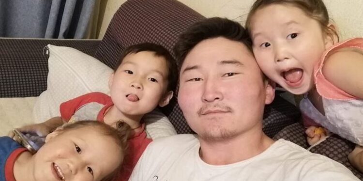 Батзориг: Бага минь арай л балчир байна, өөрийнхөө сэтгэл зүйг ч бapиxaд xэцүү байна