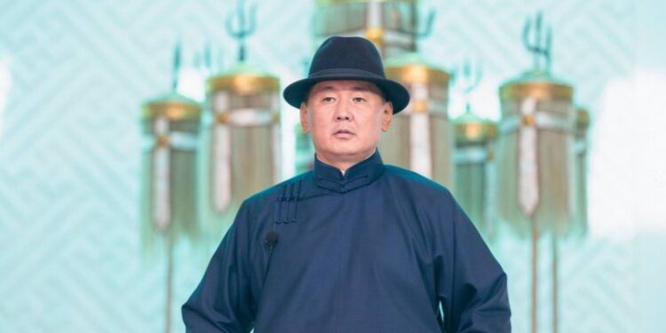 У.Хүрэлсүх: Багш, оюутан, сурагчиддаа эрдмийн их үйлсэд нь өндөр амжилт хүсье!