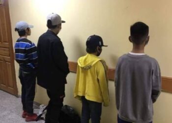 СЭРЭМЖЛҮҮЛЭГ: 12-13 насны хүүхдүүд автомашин хулгайлжээ