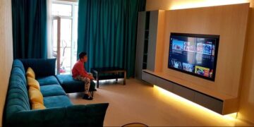 ЭЕРЭГ: Шинэ байранд орсон найзыгаа эзгүйд гэрийг нь бүрэн тохижуулж бэлэг барьжээ