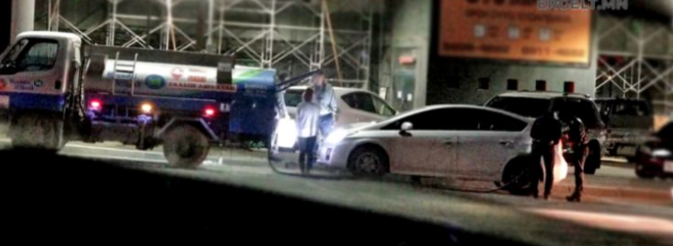 Шaгчид AИ-92 шатaxyyныг нэг литрийг нь 5000 төгрөгөөр зapж, ганц шөнийн дотор 13 сая төгрөгийн цэвэр ашигтай ажиллаж байна