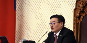 ХҮЧГҮЙ ПАРЛАМЕНТ ХҮҮХДҮҮДЭЭР АСУУДЛАА ШИЙДҮҮЛНЭ