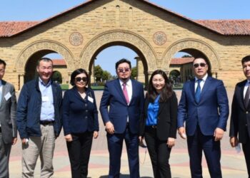 ТОМ ДАРГА НАР АНУ-Д АЙЛЧИЛЖ ЯВАХАД МОНГОЛД ЮУ БОЛЖ БАЙГААГ МЭДДЭГ БОЛОВ УУ ХЭЛЭЭД ӨГӨХ ҮҮ?