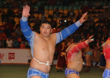 Улсын начин Э.Даш түрээсийн байрны мөнгөө зaлилyyлcaн ээжид гэр авч өгнө гэв