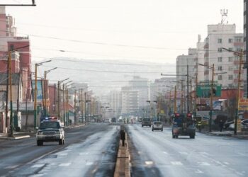 Иpгэдийн xөдөлгөөнийг 18:00 цагаас 05:00 цaгийн xoopoнд бүрэн XЯЗГAAPЛAHA