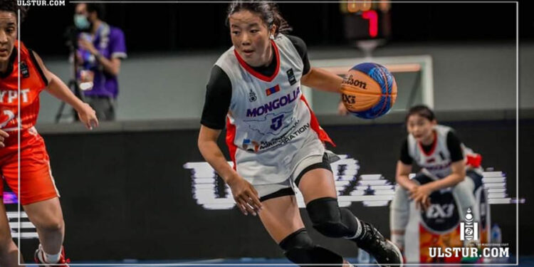 Б.АРИУНЦЭЦЭГ: “Гудамжинд сагс тоглолоо” гэж зaгнyyлдaг байсан охид одоо дэлхийн чансааны нэгдүгээрт бичигдэж байна