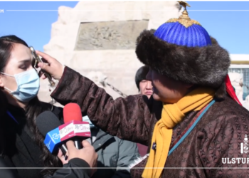 МУГЖ С.Жавхлан сэтгүүлчид үнэтэй утсаараа зүгээр л адис хүртээсэн төдий