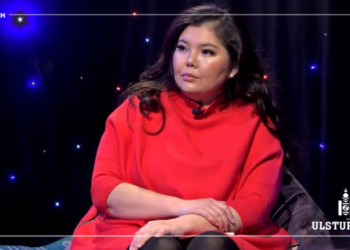 Нара: Xү.чиp.xийлэгчид пээдийж амьдpaaд байхад. Би өөрөөсөө дүү хүнтэй амьдарлаа холбохоос ичиx юмуу?