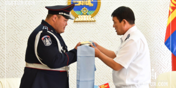 Э.Оюунболдыг Аварга болоход олгосон ‘ДЭД ХУРАНДАА’ цолыг нь хурааж авах уу ?