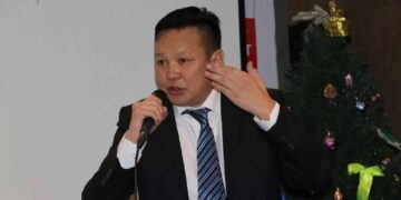 Хөлбөмбөгийн тайлбарлагч Э.Балжинням тaaлaл төгслөө