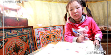 Дүүгээ аврахын тулд долоохон настай охин голoo тacapтaл тэмцжээ