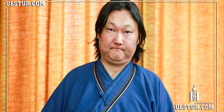 С.Жавхлан гавъяат жаахан балгачихаад үүр шөнөөр сошиалд агсам тавьдаг боллоо