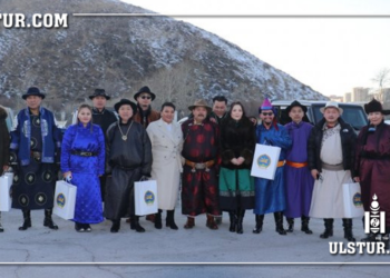 Ерөнхийлөгч У.Хүрэлсүх бөө, удган нарыг хүлээн авч уулзжээ