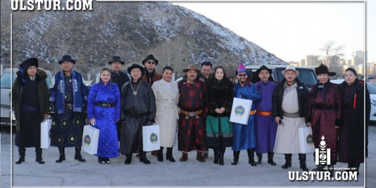 Ерөнхийлөгч У.Хүрэлсүх бөө, удган нарыг хүлээн авч уулзжээ