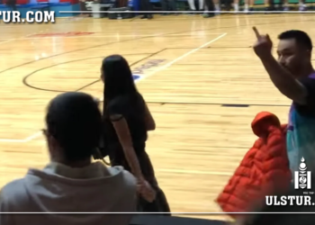 ”Мөнгөөр угжуулсан баг Мөнчгөрөөрөө яваа баг” хоёрын ялгаа нь О.Мөнхжингийн дунд хуруу