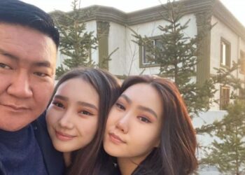 Жүжигчин Бооёогийн охидын болчимгүй үйлдлүүд…