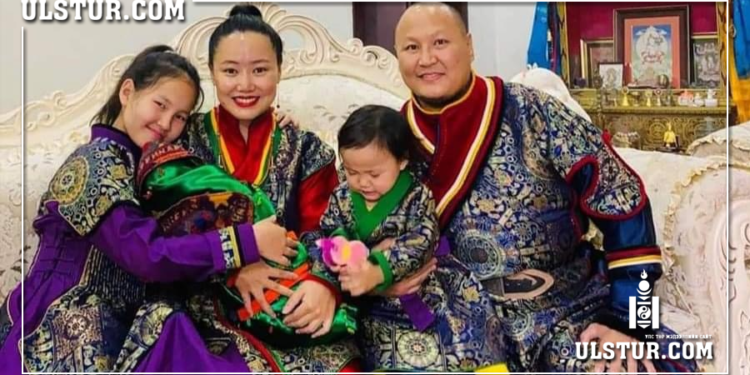 Т.Дэлгэрмөрөн: Залуу гэр бүлүүд манай гэр бүлээс үлгэр жишээ аваарай…УНШААРАЙ!!!