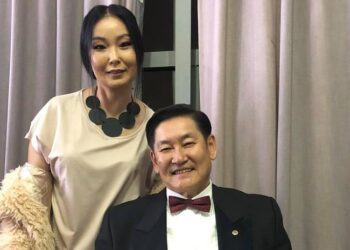 Алдарт эх болсон Альтернатив Отгоогийн нууцхан ханьтай танилц