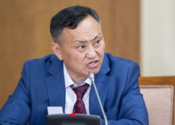 УЕП-оос УИХ-ын 12 гишүүнийг түдгэлзүүлэх үү?