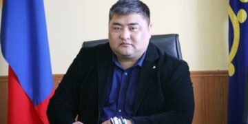 Дархан-Уул аймгийн Засаг дарга Б.Азжаргал: Суултаа шууд хий!