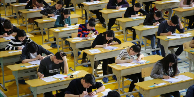 Төгсөх ангийн сурагчдыг үдийн хоол хөтөлбөрт хамруулж эхэллээ