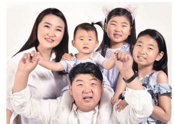 Банш Батаа: Ар, өврийн хаалгагүй авдаг Монголын хамгийн том шагналыг хань минь энгэртээ зүүлээ