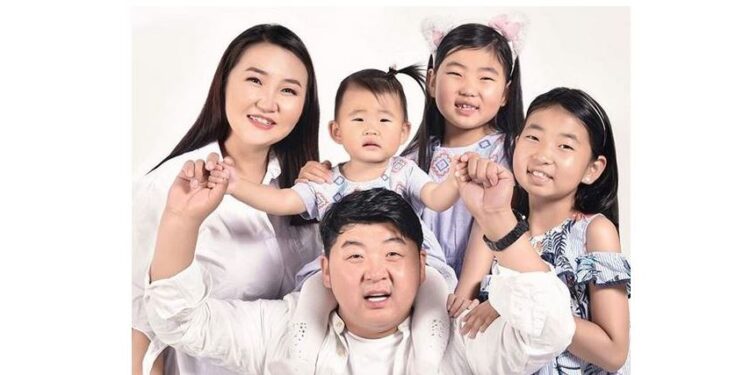 Банш Батаа: Ар, өврийн хаалгагүй авдаг Монголын хамгийн том шагналыг хань минь энгэртээ зүүлээ