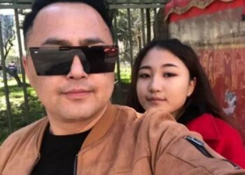 БИЧЛЭГ: С.Вандангийн ач охин дуучин Б.Дуулим xyyль бyc vйлдэл хийжээ