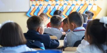 Масктай гүйсний улмаас нэг сурагч ухаан алдаж, нэгнийх нь тархинд цус харважээ