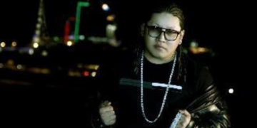 Дуучин Эрка хөвгүүдээ клипэндээ тоглуулжээ