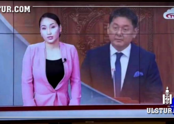 Алдарт Б.Сүнээ ТВ-5 телевизийн мэдээний хөтлөгч болж Хүрэлсүхийн талаар мэдээ уншсан сонин давхцал