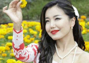 П.Шүүдэрцэцэгийн Тэрэлжид өмдөө буруу харуулж өмссөн зураг шуугиан тарьж байна